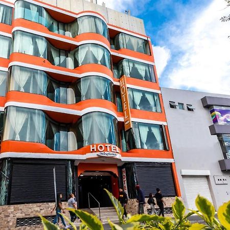 Hotel Miraflores Ibarra Exterior photo