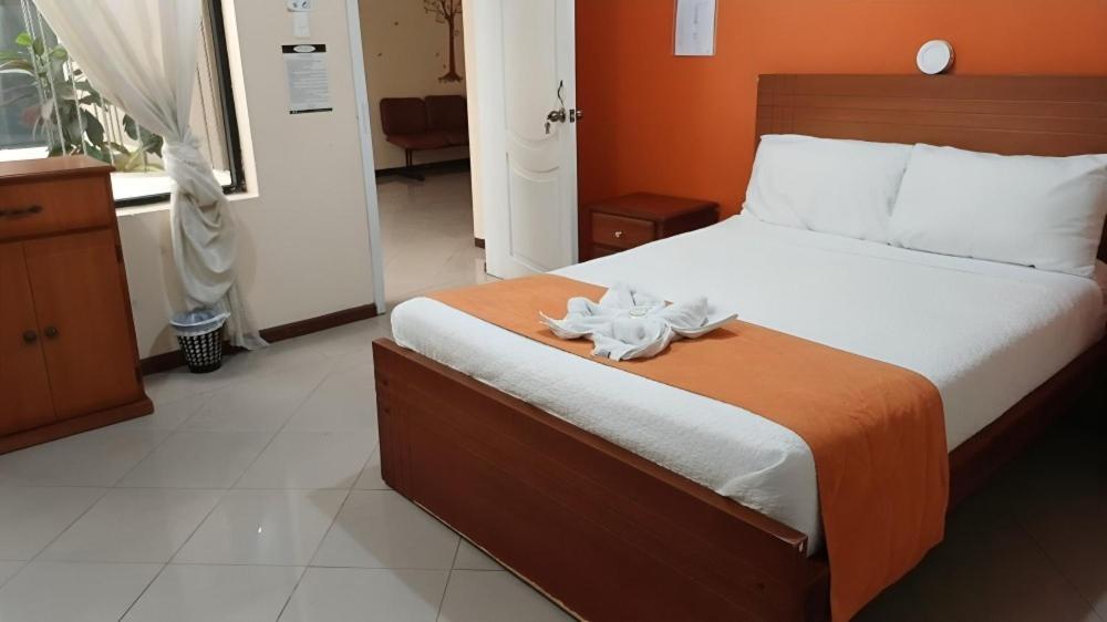 Hotel Miraflores Ibarra Exterior photo